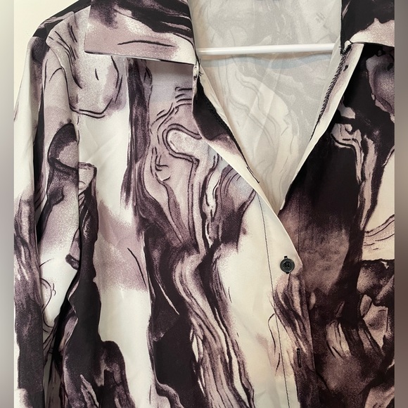 SHEIN Marble Print Button Down - Picture 4 of 5